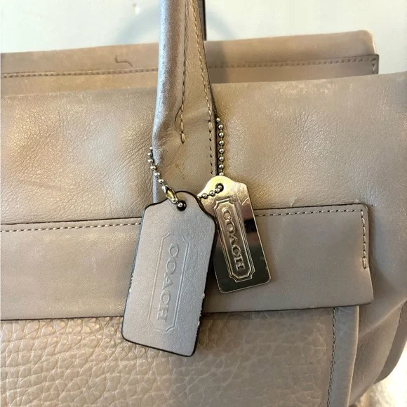 Authentic Large Coach Taupe Satchel - Picture 3 of 16